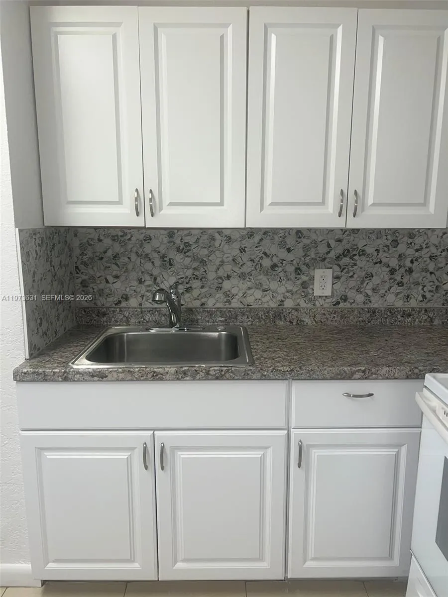 921 Nw 2nd Ave 2, Fort Lauderdale, Florida 33311, Fort Lauderdale, Florida 33311, 2 Bedrooms Bedrooms, ,1 BathroomBathrooms,Residential Lease,For Rent,921 Nw 2nd Ave 2, Fort Lauderdale, Florida 33311,A11973631