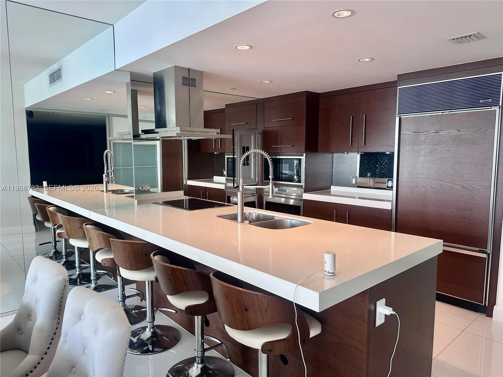 495 Brickell Ave 4403, Miami, Florida 33131, Miami, Florida 33131, 2 Bedrooms Bedrooms, ,2 BathroomsBathrooms,Residential Lease,For Rent,495 Brickell Ave 4403, Miami, Florida 33131,A11968782