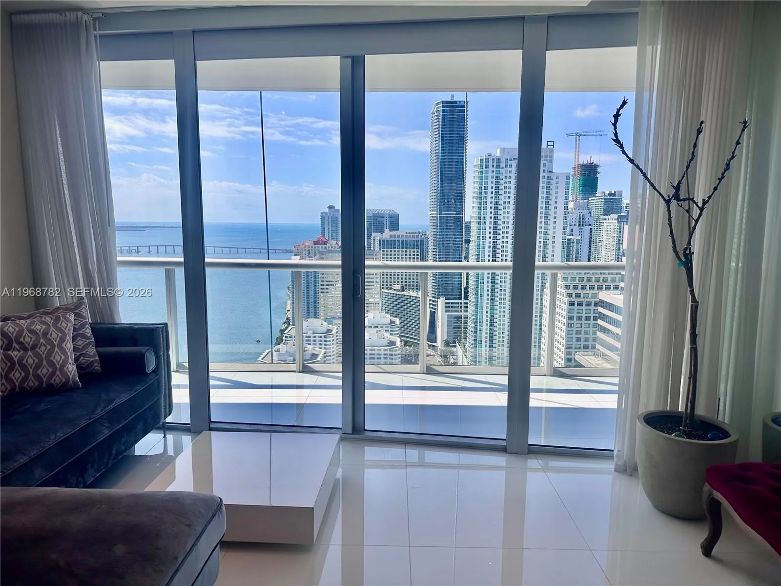 495 Brickell Ave 4403, Miami, Florida 33131, Miami, Florida 33131, 2 Bedrooms Bedrooms, ,2 BathroomsBathrooms,Residential Lease,For Rent,495 Brickell Ave 4403, Miami, Florida 33131,A11968782