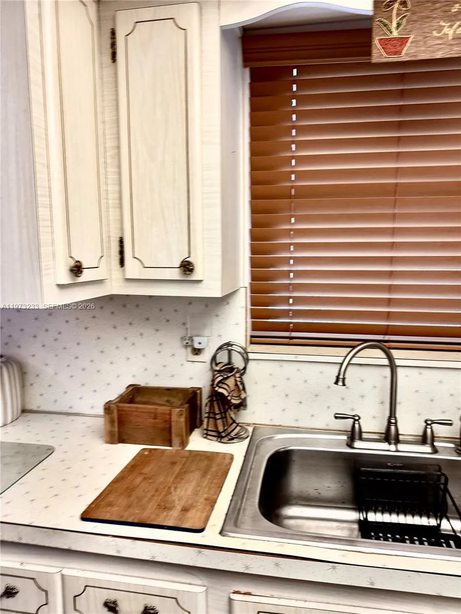 3500 Harrison St 7, Hollywood, Florida 33021, Hollywood, Florida 33021, 2 Bedrooms Bedrooms, ,1 BathroomBathrooms,Residential,For Sale,3500 Harrison St 7, Hollywood, Florida 33021,A11973233