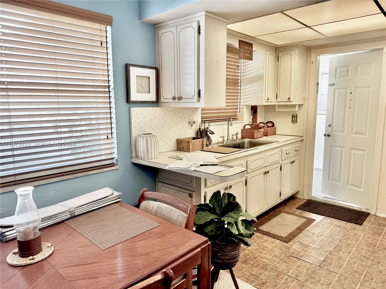 3500 Harrison St 7, Hollywood, Florida 33021, Hollywood, Florida 33021, 2 Bedrooms Bedrooms, ,1 BathroomBathrooms,Residential,For Sale,3500 Harrison St 7, Hollywood, Florida 33021,A11973233