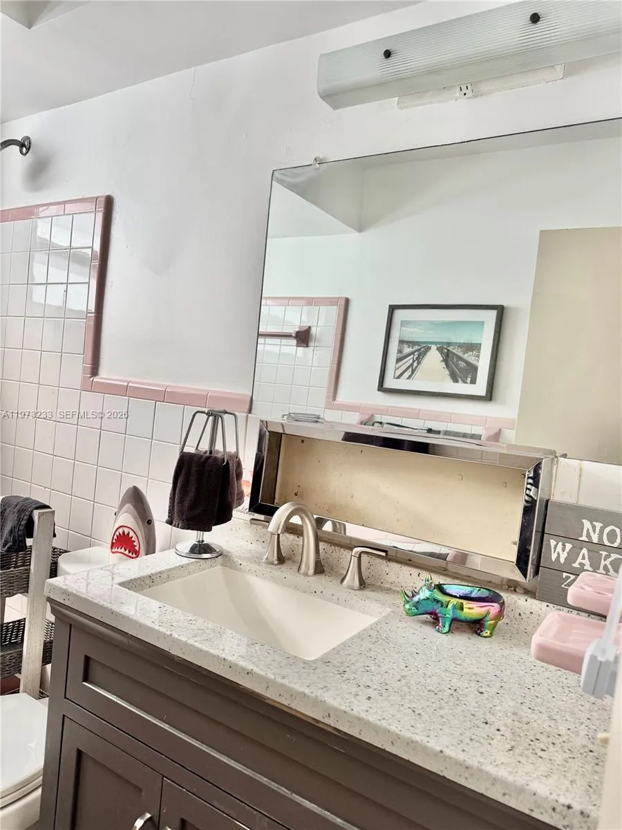 3500 Harrison St 7, Hollywood, Florida 33021, Hollywood, Florida 33021, 2 Bedrooms Bedrooms, ,1 BathroomBathrooms,Residential,For Sale,3500 Harrison St 7, Hollywood, Florida 33021,A11973233