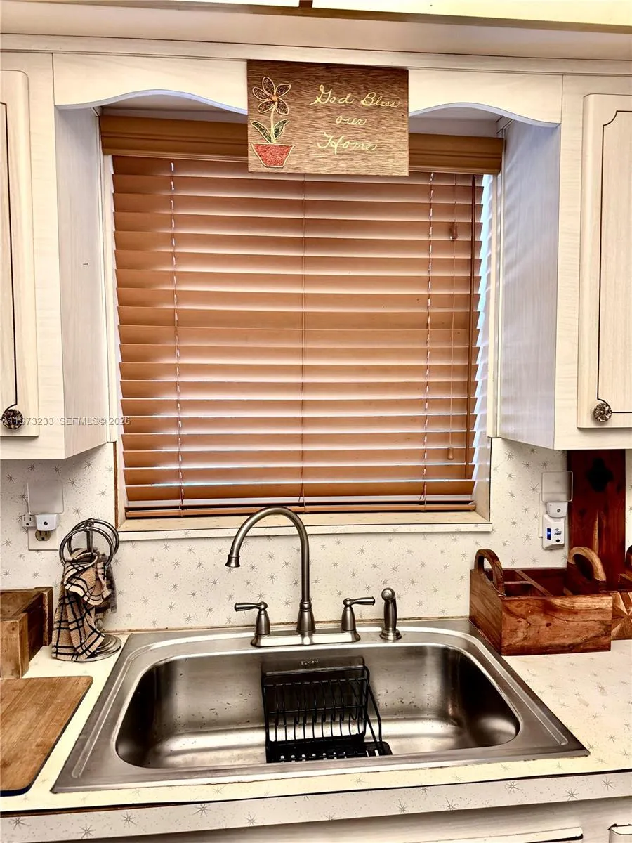 3500 Harrison St 7, Hollywood, Florida 33021, Hollywood, Florida 33021, 2 Bedrooms Bedrooms, ,1 BathroomBathrooms,Residential,For Sale,3500 Harrison St 7, Hollywood, Florida 33021,A11973233