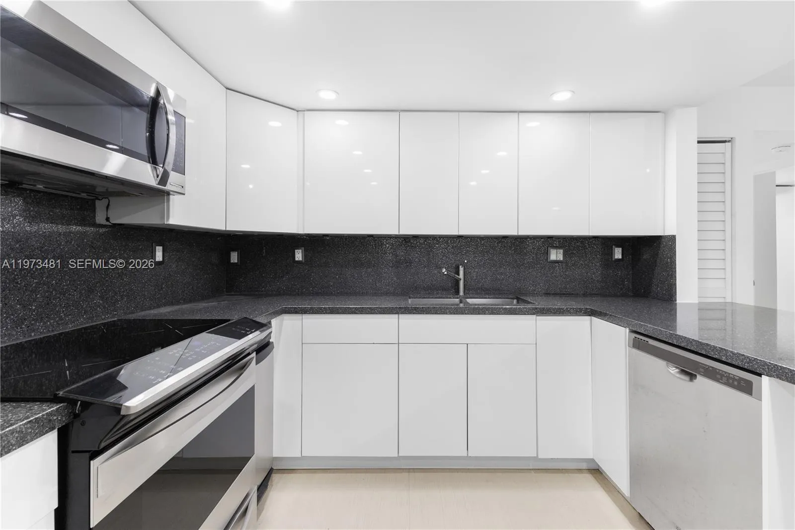 101 Ocean Lane Dr 1012, Key Biscayne, Florida 3314, Key Biscayne, Florida 33149, 3 Bedrooms Bedrooms, ,2 BathroomsBathrooms,Residential Lease,For Rent,101 Ocean Lane Dr 1012, Key Biscayne, Florida 3314,A11973481