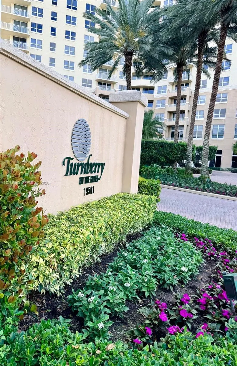 19501 W Country Club Dr 1011, Aventura, Florida 33, Aventura, Florida 33180, 1 Bedroom Bedrooms, ,1 BathroomBathrooms,Residential,For Sale,19501 W Country Club Dr 1011, Aventura, Florida 33,A11973633