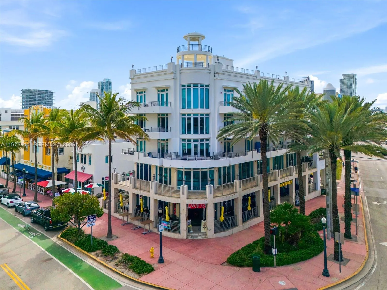 448 Ocean Dr 303, Miami Beach, Florida 33139, Miami Beach, Florida 33139, 1 Bedroom Bedrooms, ,1 BathroomBathrooms,Residential,For Sale,448 Ocean Dr 303, Miami Beach, Florida 33139,A11973411