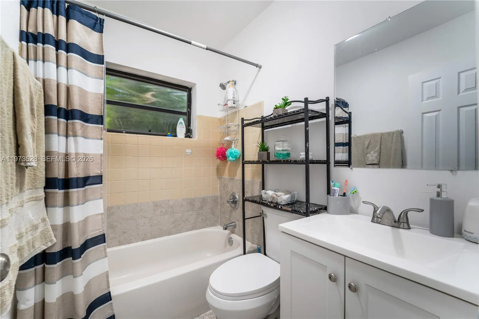 2020 Sw 127th Ct, Miami, Florida 33175, Miami, Florida 33175, 3 Bedrooms Bedrooms, ,1 BathroomBathrooms,Residential,For Sale,2020 Sw 127th Ct, Miami, Florida 33175,A11973628