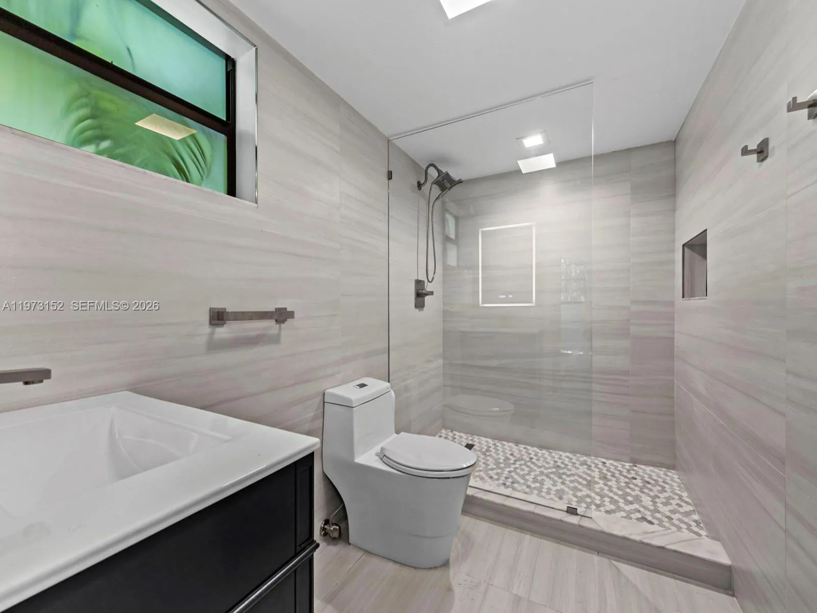 55 Ocean Lane Dr 1035, Key Biscayne, Florida 33149, Key Biscayne, Florida 33149, 3 Bedrooms Bedrooms, ,2 BathroomsBathrooms,Residential Lease,For Rent,55 Ocean Lane Dr 1035, Key Biscayne, Florida 33149,A11973152