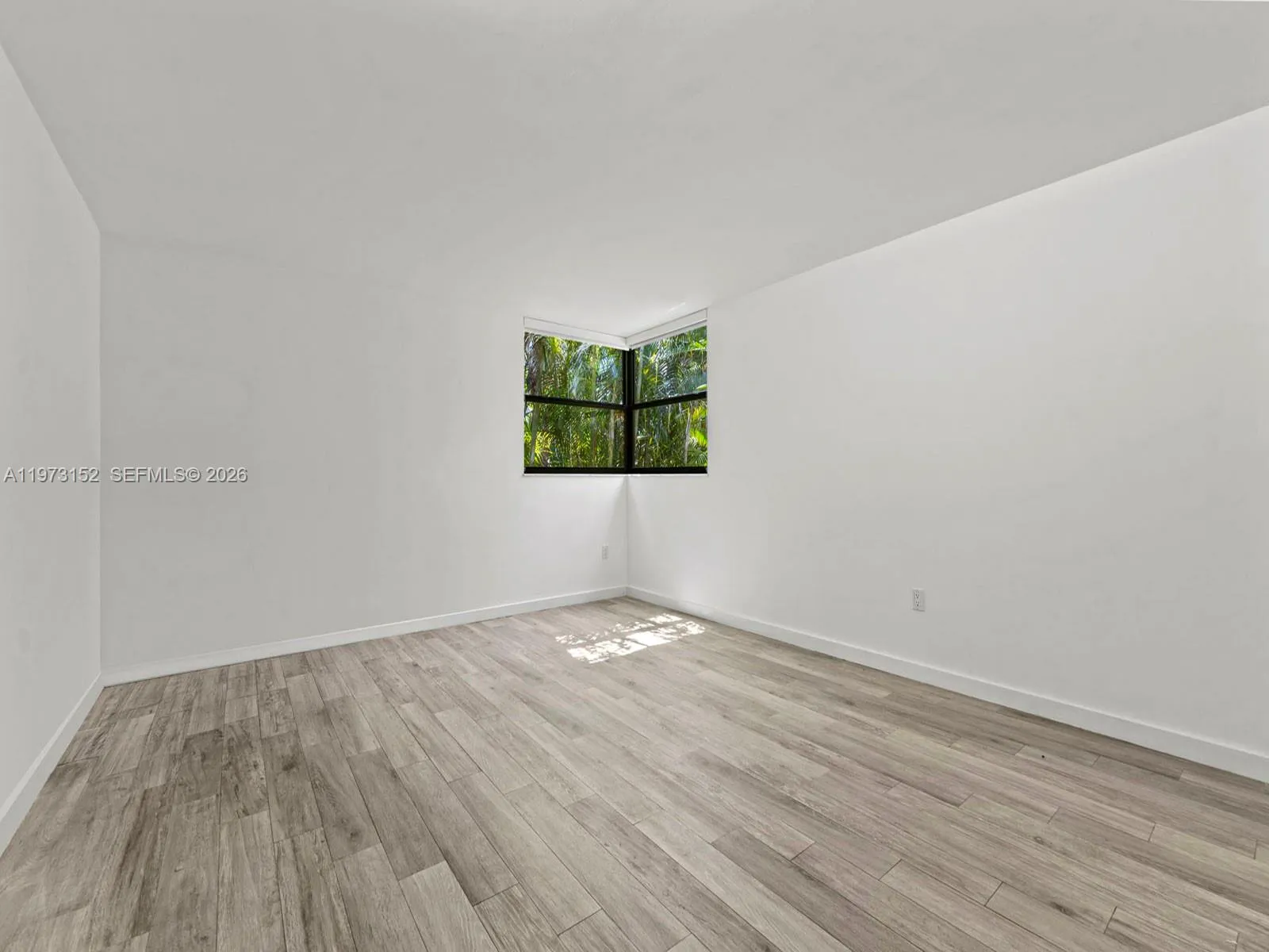 55 Ocean Lane Dr 1035, Key Biscayne, Florida 33149, Key Biscayne, Florida 33149, 3 Bedrooms Bedrooms, ,2 BathroomsBathrooms,Residential Lease,For Rent,55 Ocean Lane Dr 1035, Key Biscayne, Florida 33149,A11973152