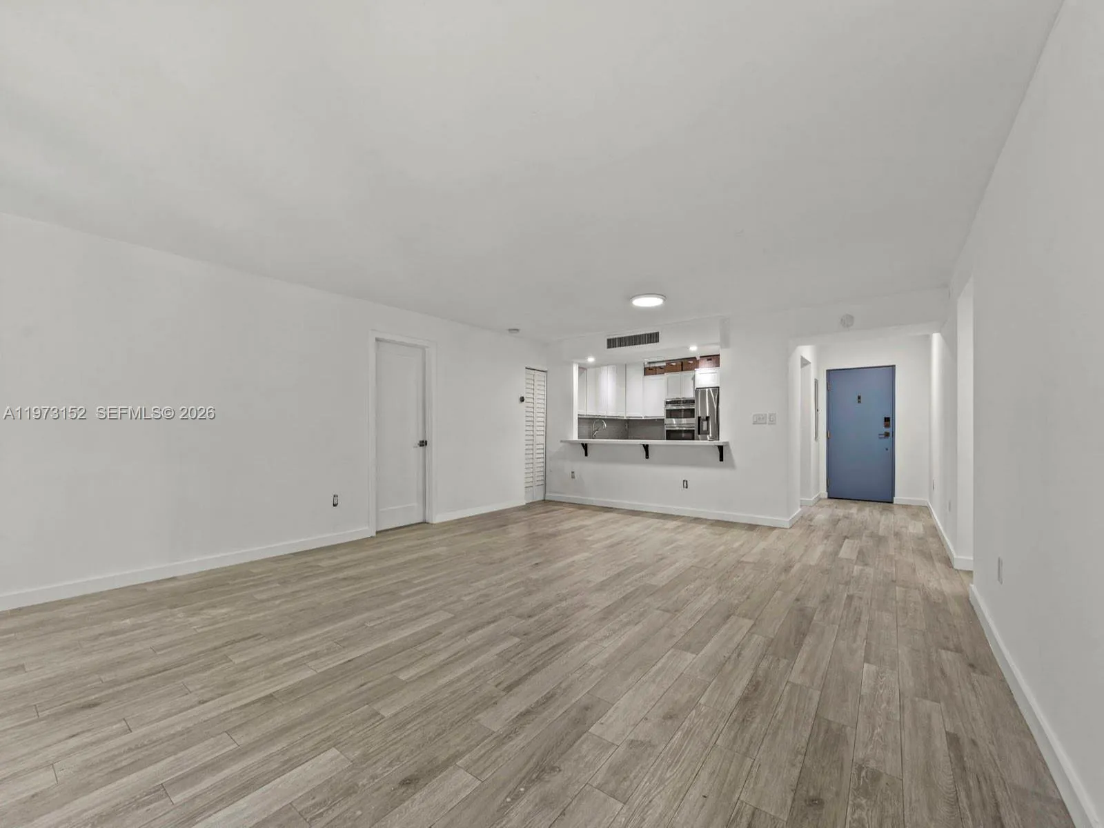 55 Ocean Lane Dr 1035, Key Biscayne, Florida 33149, Key Biscayne, Florida 33149, 3 Bedrooms Bedrooms, ,2 BathroomsBathrooms,Residential Lease,For Rent,55 Ocean Lane Dr 1035, Key Biscayne, Florida 33149,A11973152