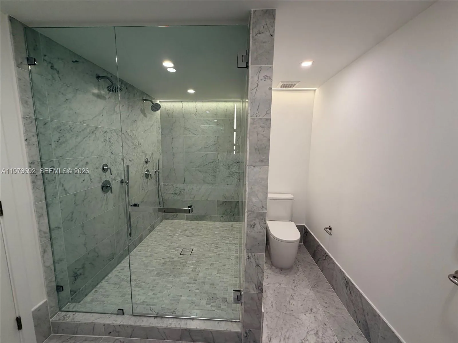 9221 E Bay Harbor Dr 307, Bay Harbor Islands, Flor, Bay Harbor Islands, Florida 33154, 2 Bedrooms Bedrooms, ,2 BathroomsBathrooms,Residential Lease,For Rent,9221 E Bay Harbor Dr 307, Bay Harbor Islands, Flor,A11973692