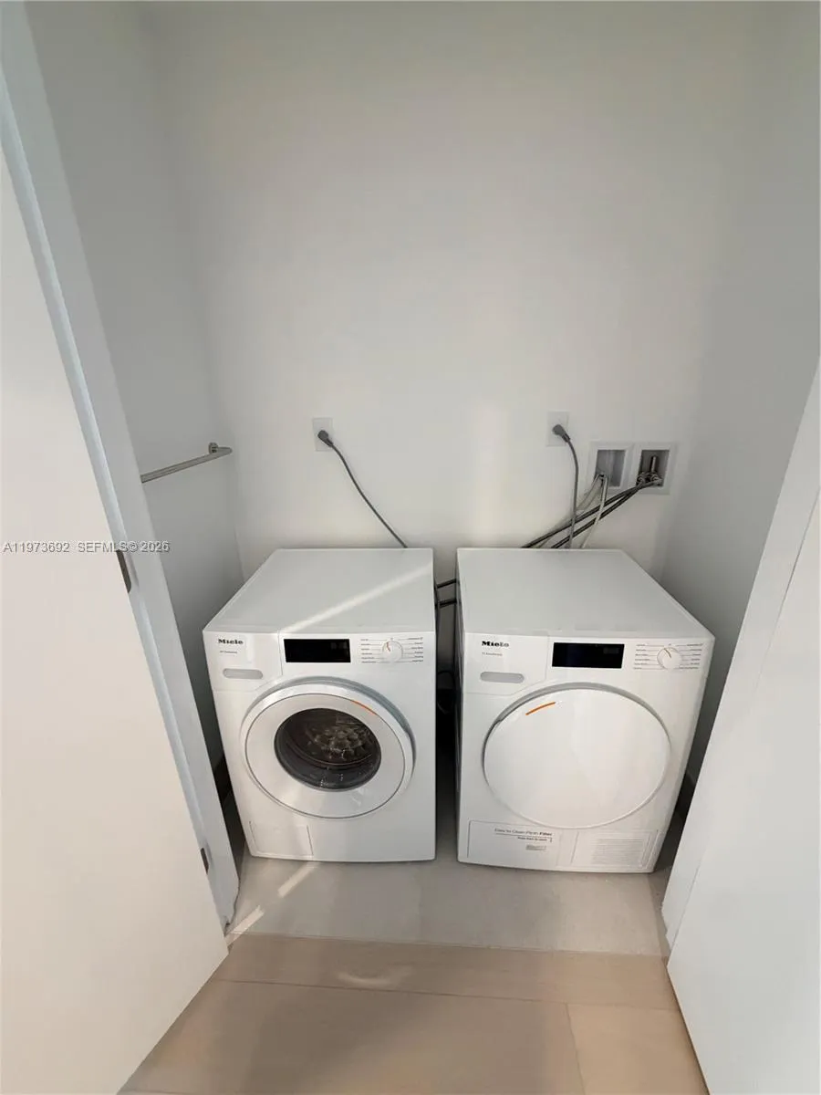 9221 E Bay Harbor Dr 307, Bay Harbor Islands, Flor, Bay Harbor Islands, Florida 33154, 2 Bedrooms Bedrooms, ,2 BathroomsBathrooms,Residential Lease,For Rent,9221 E Bay Harbor Dr 307, Bay Harbor Islands, Flor,A11973692