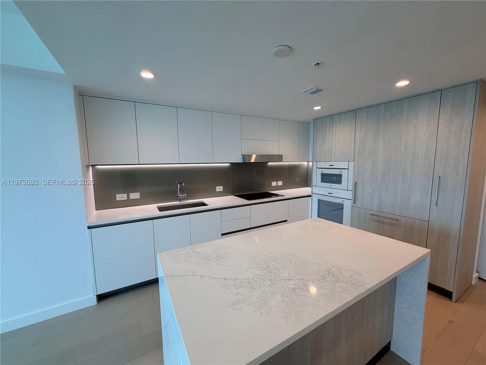 9221 E Bay Harbor Dr 307, Bay Harbor Islands, Flor, Bay Harbor Islands, Florida 33154, 2 Bedrooms Bedrooms, ,2 BathroomsBathrooms,Residential Lease,For Rent,9221 E Bay Harbor Dr 307, Bay Harbor Islands, Flor,A11973692