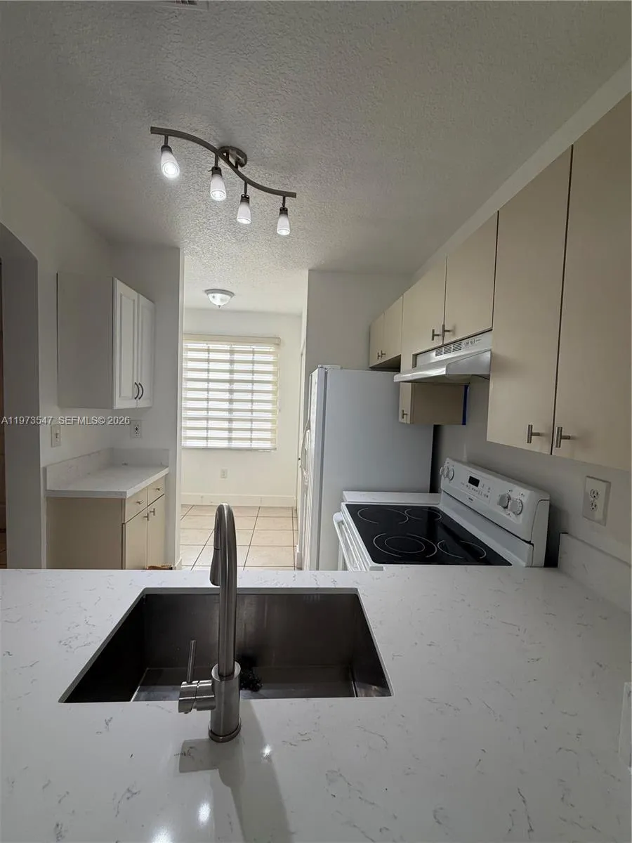 8336 Nw 10th St 8h, Miami, Florida 33126, Miami, Florida 33126, 2 Bedrooms Bedrooms, ,2 BathroomsBathrooms,Residential Lease,For Rent,8336 Nw 10th St 8h, Miami, Florida 33126,A11973547