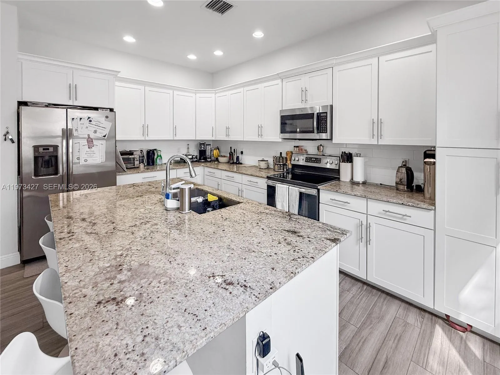 135 Nw 209th Trl, Pembroke Pines, Florida 33029, Pembroke Pines, Florida 33029, 3 Bedrooms Bedrooms, ,2 BathroomsBathrooms,Residential,For Sale,135 Nw 209th Trl, Pembroke Pines, Florida 33029,A11973427