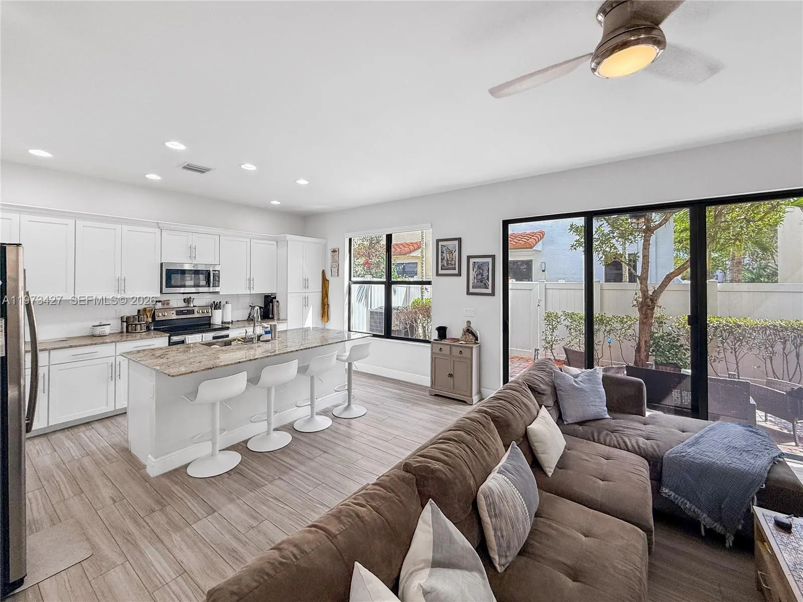 135 Nw 209th Trl, Pembroke Pines, Florida 33029, Pembroke Pines, Florida 33029, 3 Bedrooms Bedrooms, ,2 BathroomsBathrooms,Residential,For Sale,135 Nw 209th Trl, Pembroke Pines, Florida 33029,A11973427