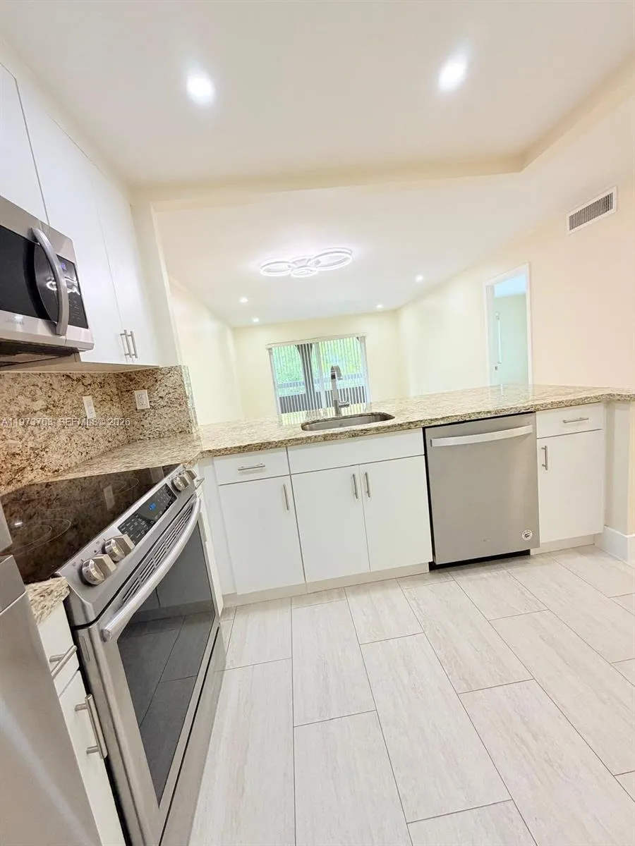 7920 Camino Real M 312, Miami, Florida 33143, Miami, Florida 33143, 1 Bedroom Bedrooms, ,1 BathroomBathrooms,Residential Lease,For Rent,7920 Camino Real M 312, Miami, Florida 33143,A11973763