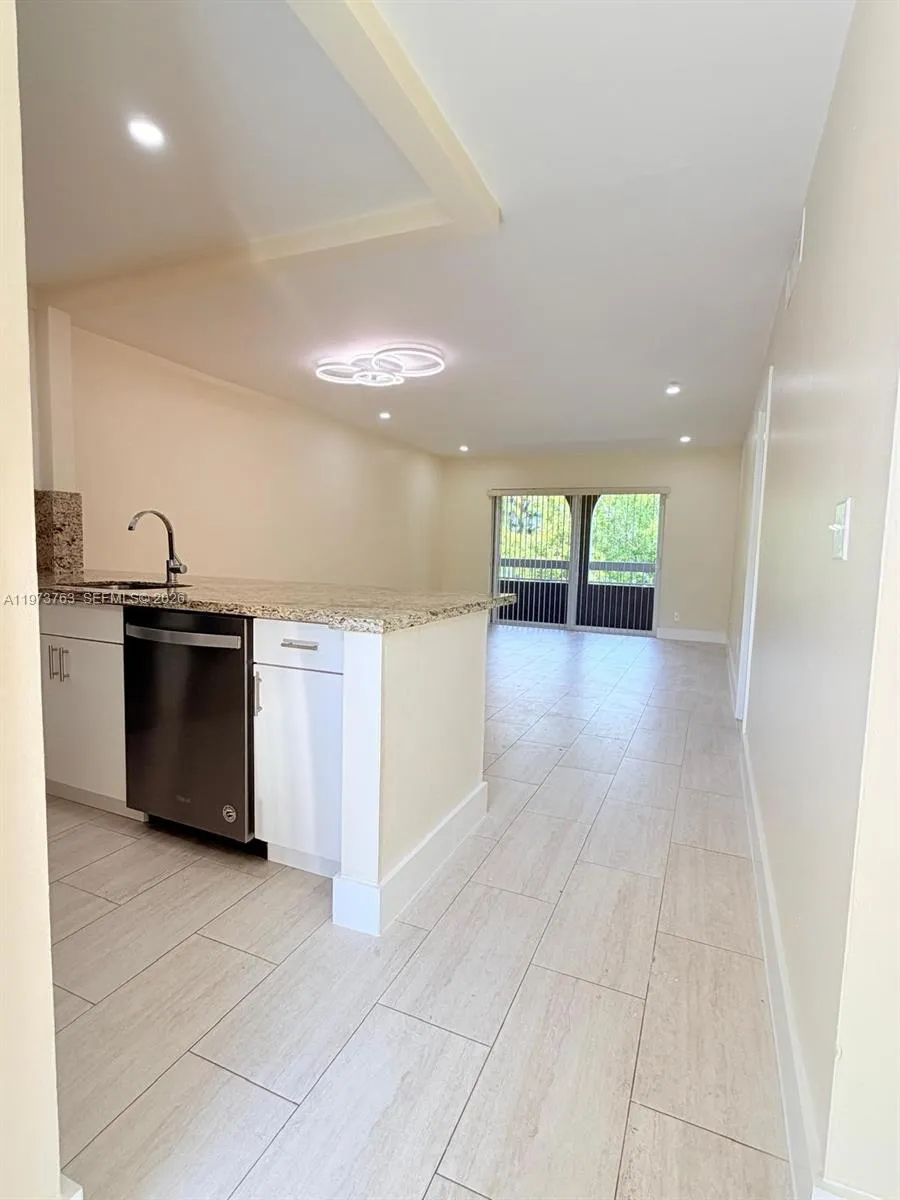 7920 Camino Real M 312, Miami, Florida 33143, Miami, Florida 33143, 1 Bedroom Bedrooms, ,1 BathroomBathrooms,Residential Lease,For Rent,7920 Camino Real M 312, Miami, Florida 33143,A11973763