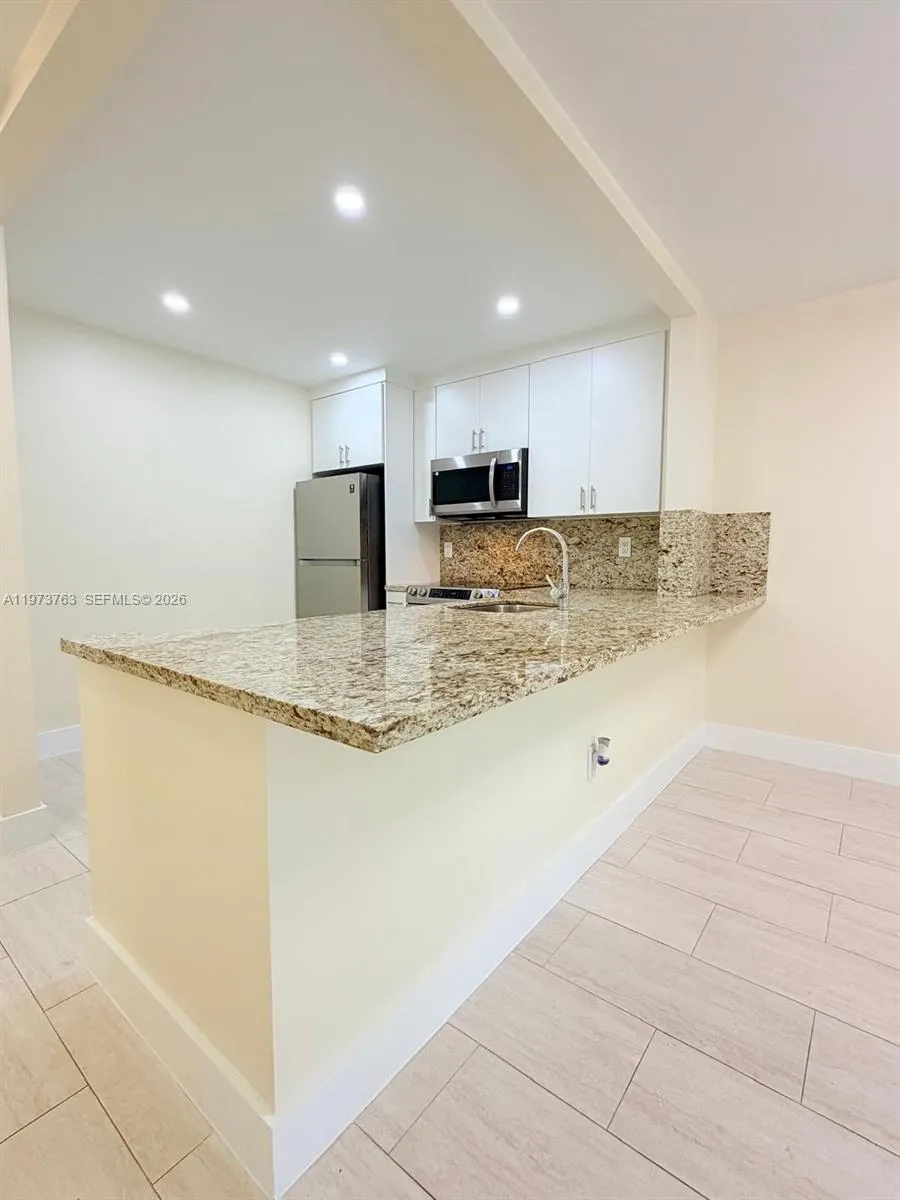 7920 Camino Real M 312, Miami, Florida 33143, Miami, Florida 33143, 1 Bedroom Bedrooms, ,1 BathroomBathrooms,Residential Lease,For Rent,7920 Camino Real M 312, Miami, Florida 33143,A11973763