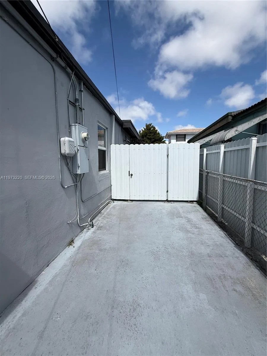 Miami, Florida 33134, 3 Bedrooms Bedrooms, ,2 BathroomsBathrooms,Residential,For Sale,A11973220