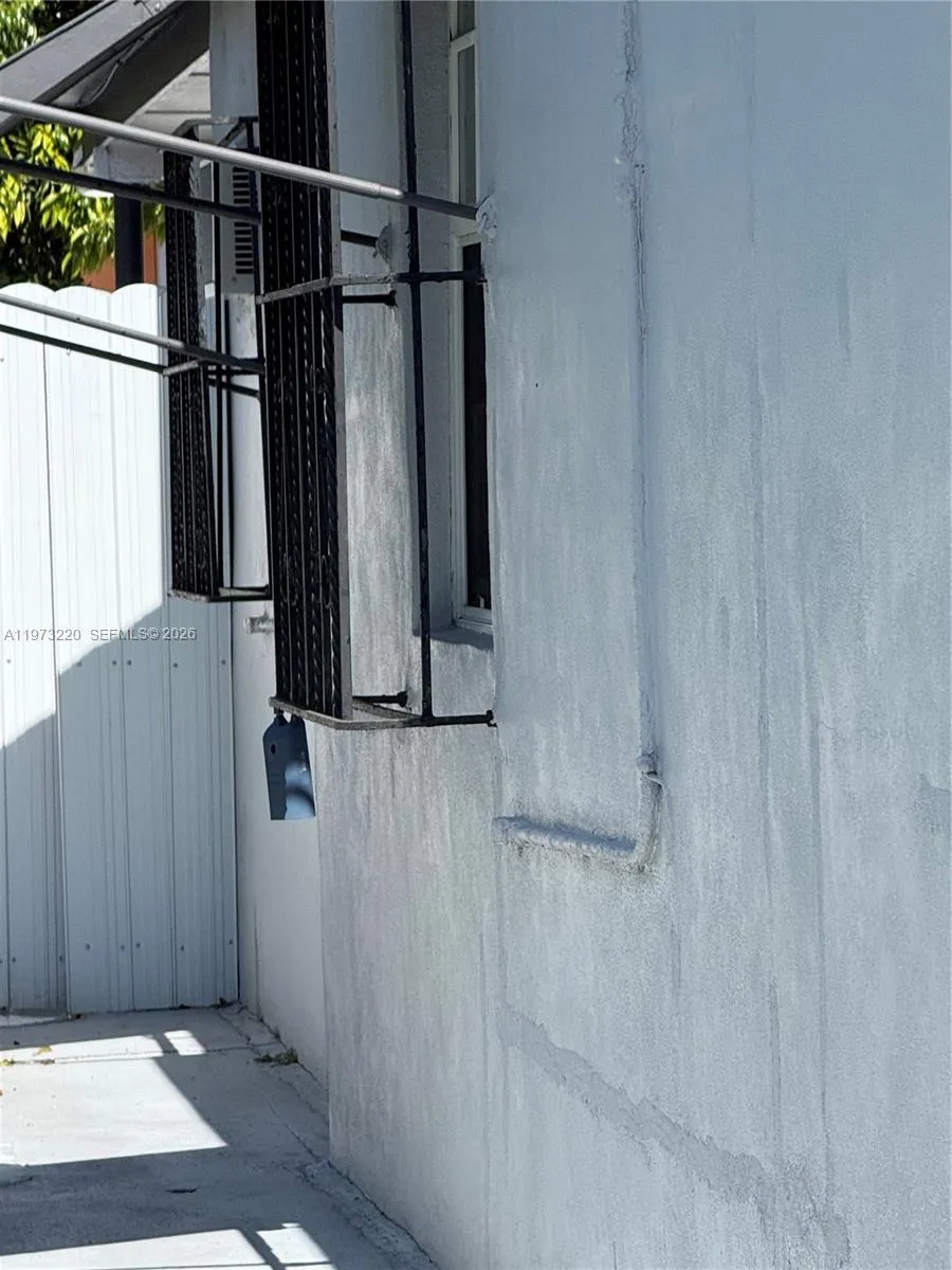 Miami, Florida 33134, 3 Bedrooms Bedrooms, ,2 BathroomsBathrooms,Residential,For Sale,A11973220