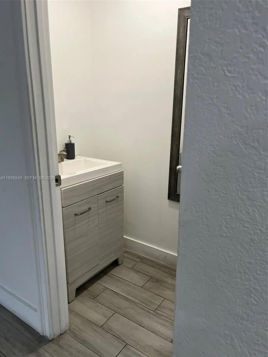 3008 Nw 13th St, Miami, Florida 33125, Miami, Florida 33125, ,Residential Income,For Sale,3008 Nw 13th St, Miami, Florida 33125,A11958845