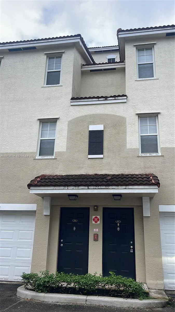 6020 W Sample Rd 207, Coral Springs, Florida 33067, Coral Springs, Florida 33067, 2 Bedrooms Bedrooms, ,2 BathroomsBathrooms,Residential Lease,For Rent,6020 W Sample Rd 207, Coral Springs, Florida 33067,A11973774