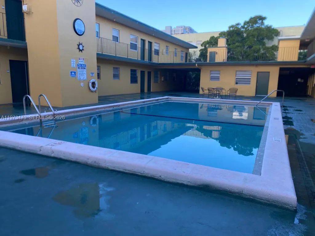 1975 Ne 135th St 2d, North Miami, Florida 33181, North Miami, Florida 33181, 1 Bedroom Bedrooms, ,1 BathroomBathrooms,Residential Lease,For Rent,1975 Ne 135th St 2d, North Miami, Florida 33181,A11973470