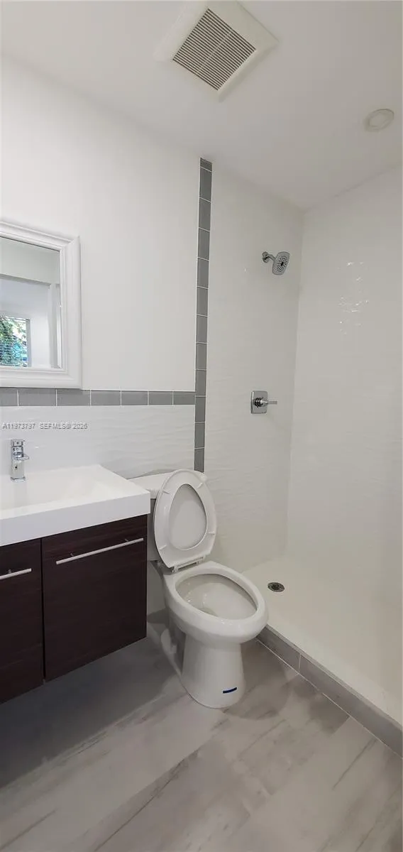 3787 Thomas Ave, Miami, Florida 33133, Miami, Florida 33133, 5 Bedrooms Bedrooms, ,4 BathroomsBathrooms,Residential Lease,For Rent,3787 Thomas Ave, Miami, Florida 33133,A11973797