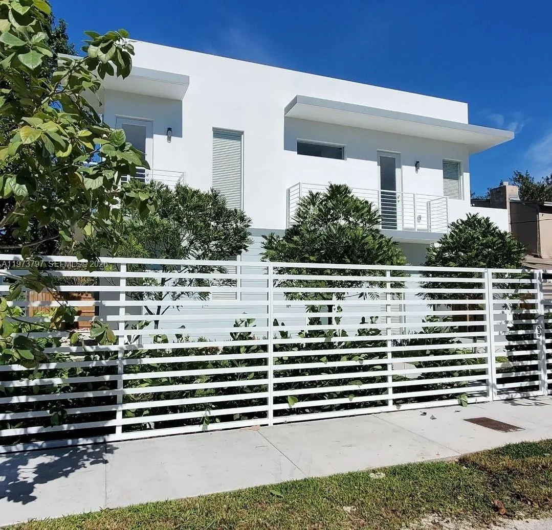3787 Thomas Ave, Miami, Florida 33133, Miami, Florida 33133, 5 Bedrooms Bedrooms, ,4 BathroomsBathrooms,Residential Lease,For Rent,3787 Thomas Ave, Miami, Florida 33133,A11973797