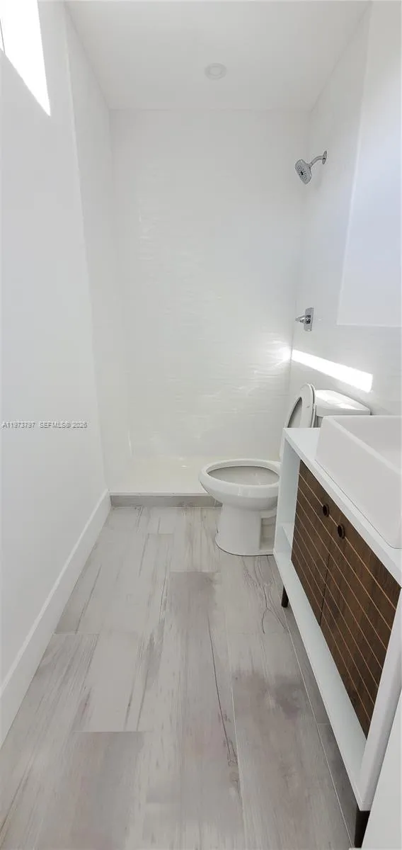 3787 Thomas Ave, Miami, Florida 33133, Miami, Florida 33133, 5 Bedrooms Bedrooms, ,4 BathroomsBathrooms,Residential Lease,For Rent,3787 Thomas Ave, Miami, Florida 33133,A11973797