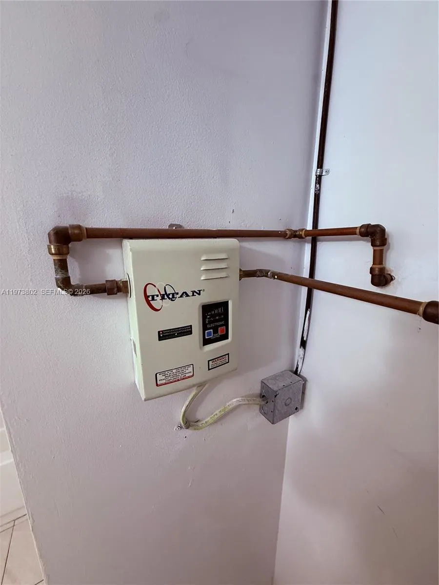 2540 W 67th Pl 202-28, Hialeah, Florida 33016, Hialeah, Florida 33016, 2 Bedrooms Bedrooms, ,2 BathroomsBathrooms,Residential,For Sale,2540 W 67th Pl 202-28, Hialeah, Florida 33016,A11973802