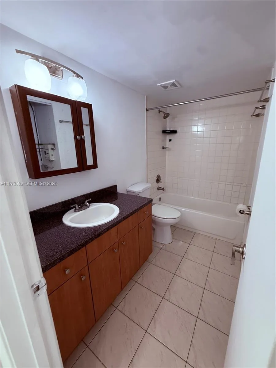2540 W 67th Pl 202-28, Hialeah, Florida 33016, Hialeah, Florida 33016, 2 Bedrooms Bedrooms, ,2 BathroomsBathrooms,Residential,For Sale,2540 W 67th Pl 202-28, Hialeah, Florida 33016,A11973802