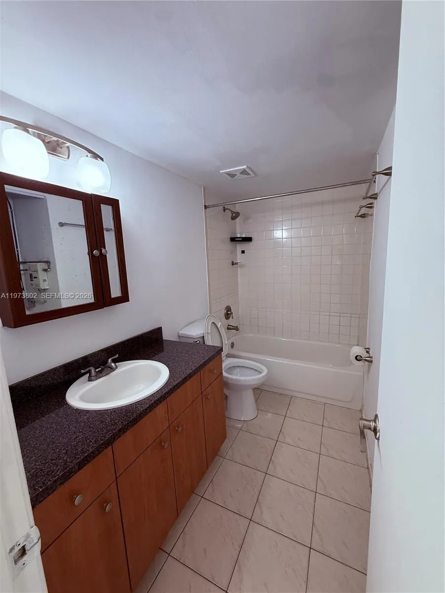 2540 W 67th Pl 202-28, Hialeah, Florida 33016, Hialeah, Florida 33016, 2 Bedrooms Bedrooms, ,2 BathroomsBathrooms,Residential,For Sale,2540 W 67th Pl 202-28, Hialeah, Florida 33016,A11973802