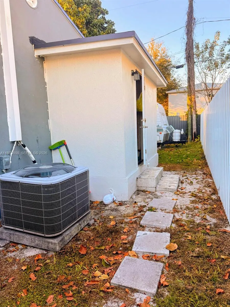 2281 Nw 81st Ter, Miami, Florida 33147, Miami, Florida 33147, 3 Bedrooms Bedrooms, ,3 BathroomsBathrooms,Residential,For Sale,2281 Nw 81st Ter, Miami, Florida 33147,A11973808
