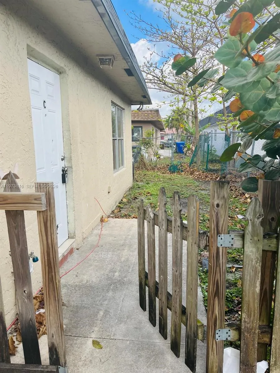 7701 Sw 10th Ct 3, North Lauderdale, Florida 33068, North Lauderdale, Florida 33068, 3 Bedrooms Bedrooms, ,2 BathroomsBathrooms,Residential Lease,For Rent,7701 Sw 10th Ct 3, North Lauderdale, Florida 33068,A11973816