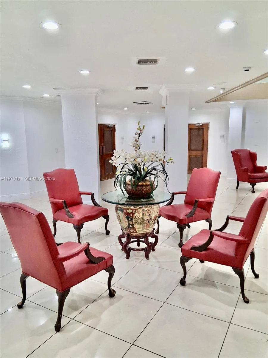 1300 Ne Miami Gardens Dr 320e, Miami, Florida 3317, Miami, Florida 33179, 2 Bedrooms Bedrooms, ,2 BathroomsBathrooms,Residential Lease,For Rent,1300 Ne Miami Gardens Dr 320e, Miami, Florida 3317,A11970421