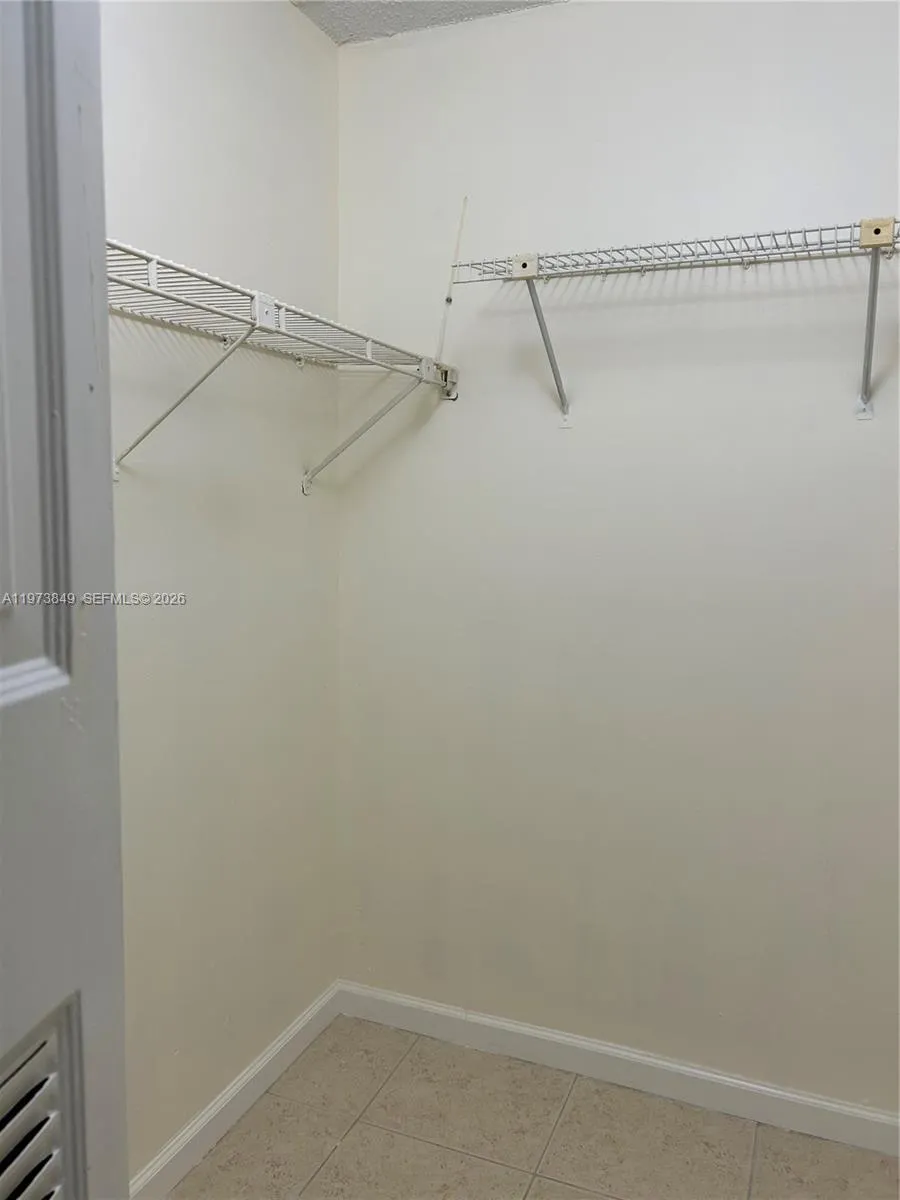 walking closet