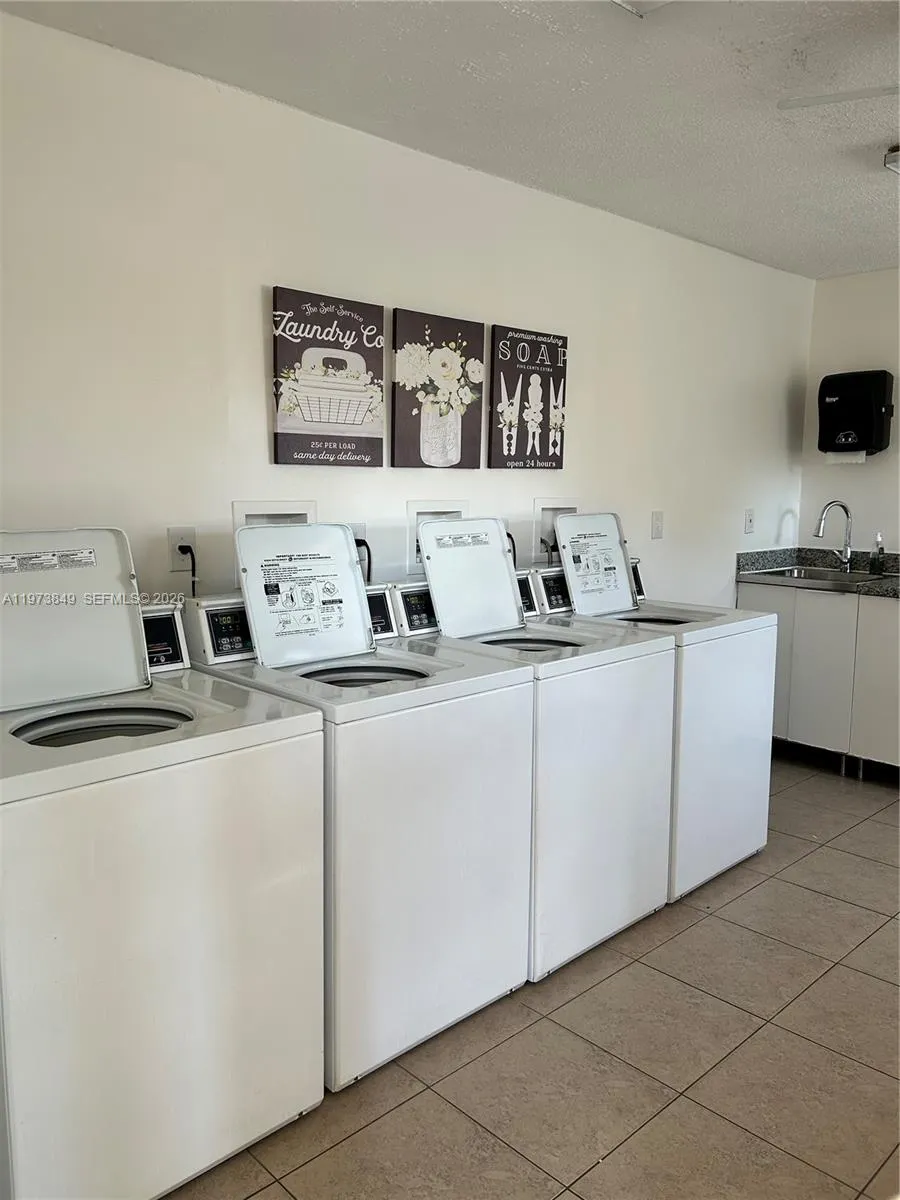 1541 S Ocean Blvd 415, Lauderdale By The Sea, Flor, Lauderdale By The Sea, Florida 33062, 2 Bedrooms Bedrooms, ,2 BathroomsBathrooms,Residential Lease,For Rent,1541 S Ocean Blvd 415, Lauderdale By The Sea, Flor,A11973849