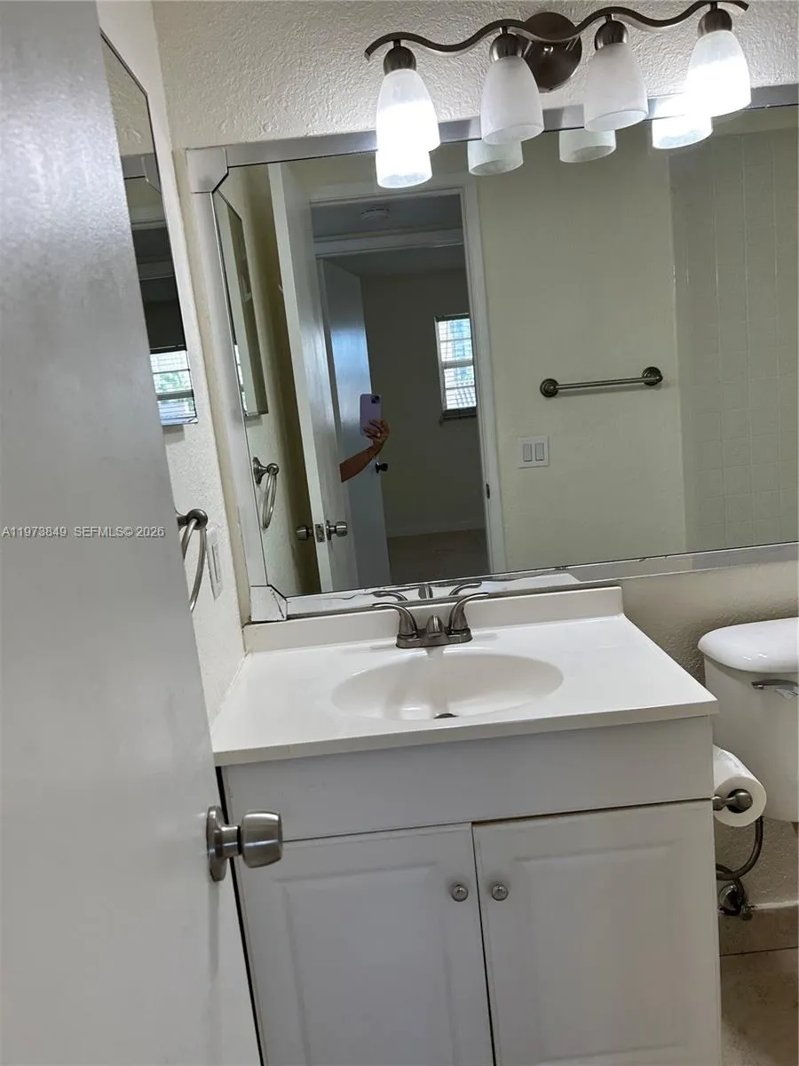 1541 S Ocean Blvd 415, Lauderdale By The Sea, Flor, Lauderdale By The Sea, Florida 33062, 2 Bedrooms Bedrooms, ,2 BathroomsBathrooms,Residential Lease,For Rent,1541 S Ocean Blvd 415, Lauderdale By The Sea, Flor,A11973849