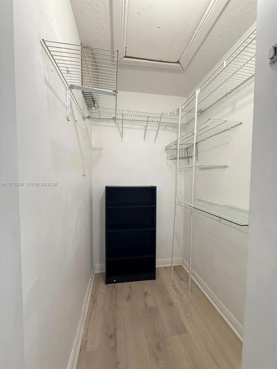 8240 Nw 10th St 10, Miami, Florida 33126, Miami, Florida 33126, 3 Bedrooms Bedrooms, ,2 BathroomsBathrooms,Residential Lease,For Rent,8240 Nw 10th St 10, Miami, Florida 33126,A11973280