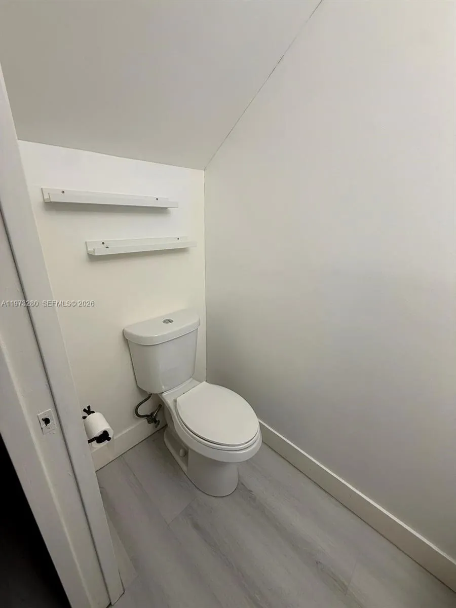 8240 Nw 10th St 10, Miami, Florida 33126, Miami, Florida 33126, 3 Bedrooms Bedrooms, ,2 BathroomsBathrooms,Residential Lease,For Rent,8240 Nw 10th St 10, Miami, Florida 33126,A11973280