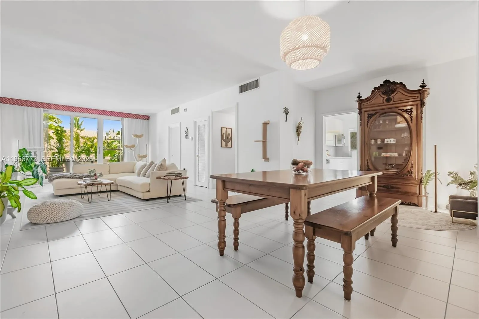 5001 Collins Ave 1k, Miami Beach, Florida 33140, Miami Beach, Florida 33140, 1 Bedroom Bedrooms, ,1 BathroomBathrooms,Residential Lease,For Rent,5001 Collins Ave 1k, Miami Beach, Florida 33140,A11966773