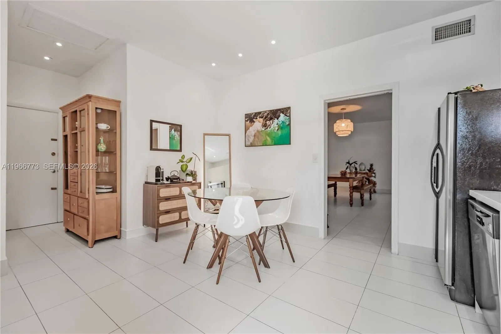 5001 Collins Ave 1k, Miami Beach, Florida 33140, Miami Beach, Florida 33140, 1 Bedroom Bedrooms, ,1 BathroomBathrooms,Residential Lease,For Rent,5001 Collins Ave 1k, Miami Beach, Florida 33140,A11966773