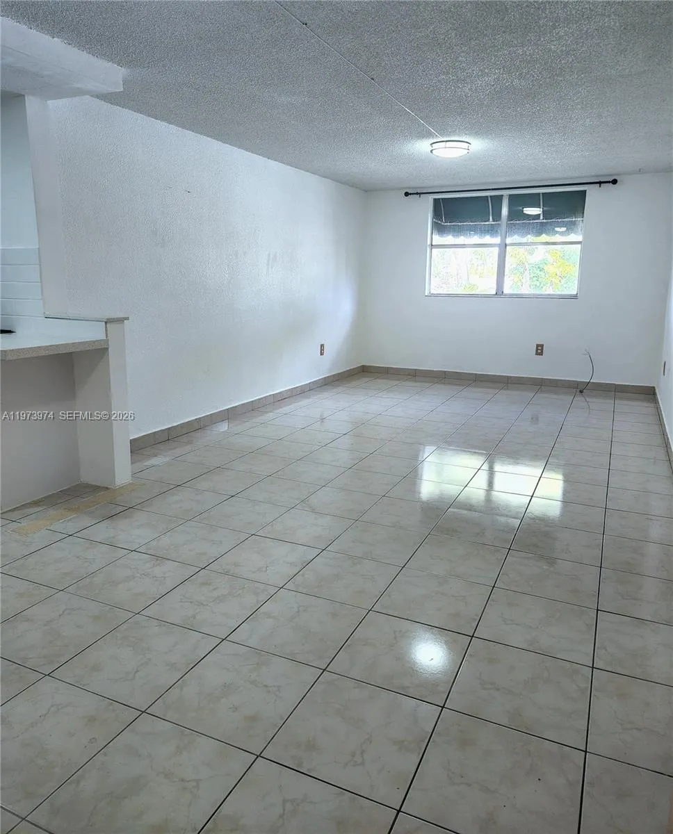 666 W 81st St 209, Hialeah, Florida 33014, Hialeah, Florida 33014, 1 Bedroom Bedrooms, ,1 BathroomBathrooms,Residential Lease,For Rent,666 W 81st St 209, Hialeah, Florida 33014,A11973974