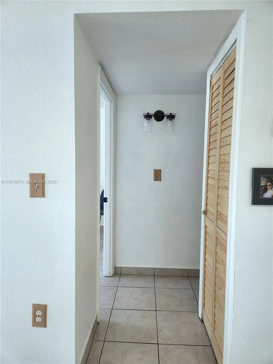 666 W 81st St 209, Hialeah, Florida 33014, Hialeah, Florida 33014, 1 Bedroom Bedrooms, ,1 BathroomBathrooms,Residential Lease,For Rent,666 W 81st St 209, Hialeah, Florida 33014,A11973974