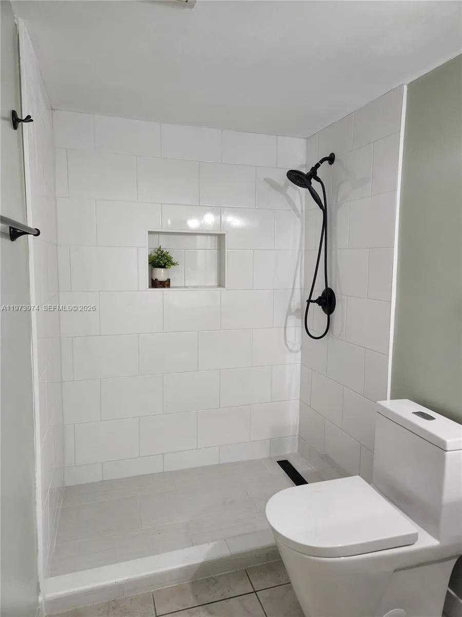 666 W 81st St 209, Hialeah, Florida 33014, Hialeah, Florida 33014, 1 Bedroom Bedrooms, ,1 BathroomBathrooms,Residential Lease,For Rent,666 W 81st St 209, Hialeah, Florida 33014,A11973974