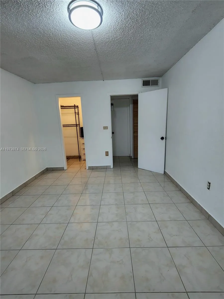666 W 81st St 209, Hialeah, Florida 33014, Hialeah, Florida 33014, 1 Bedroom Bedrooms, ,1 BathroomBathrooms,Residential Lease,For Rent,666 W 81st St 209, Hialeah, Florida 33014,A11973974