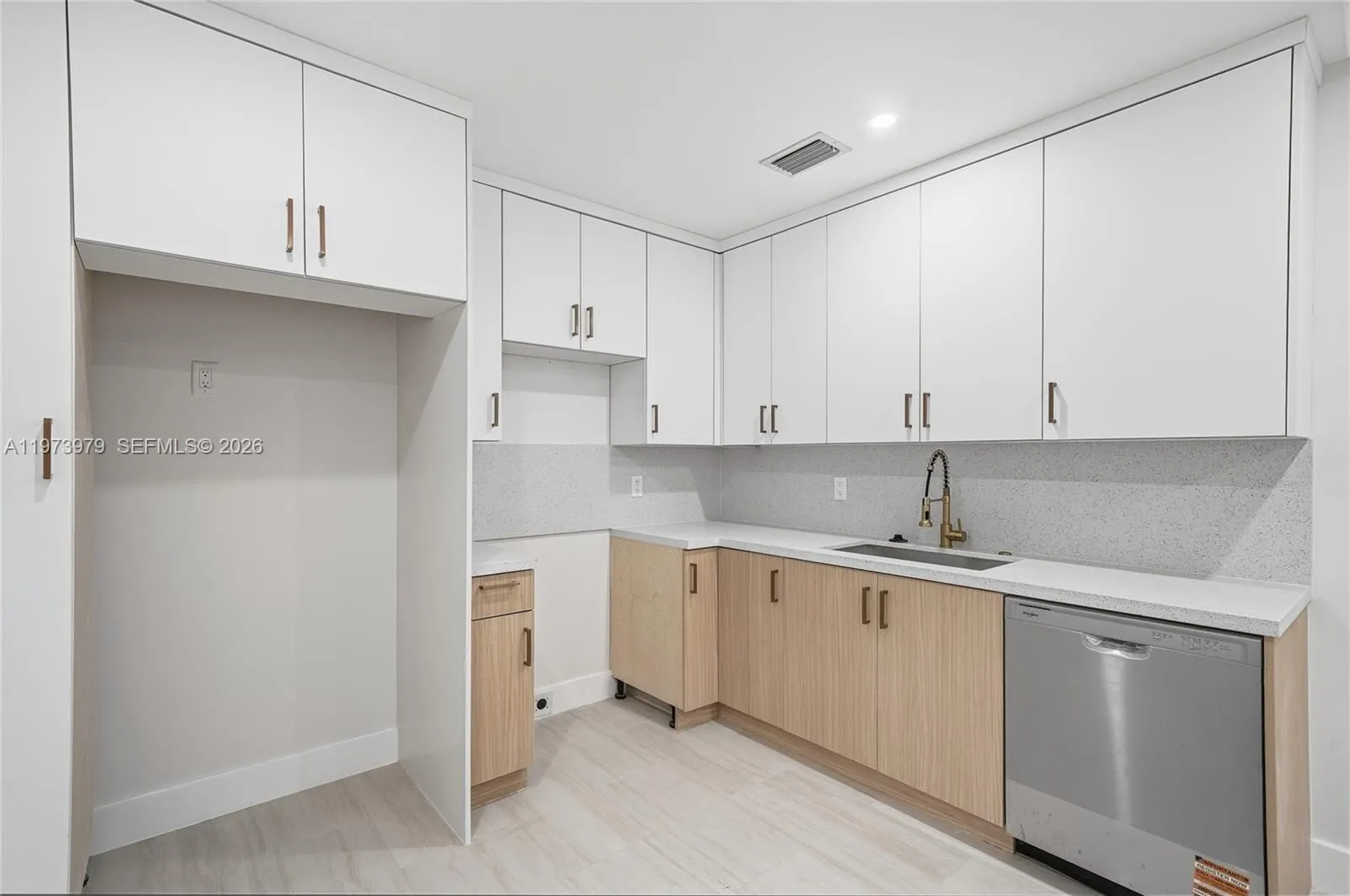 9007 Sw 38th St, Miami, Florida 33165, Miami, Florida 33165, ,Residential Income,For Sale,9007 Sw 38th St, Miami, Florida 33165,A11973979