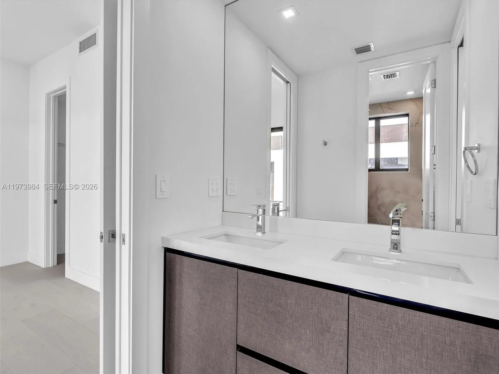 4652 Sw 32nd Ave B2, Dania Beach, Florida 33312, Dania Beach, Florida 33312, 3 Bedrooms Bedrooms, ,2 BathroomsBathrooms,Residential,For Sale,4652 Sw 32nd Ave B2, Dania Beach, Florida 33312,A11973984